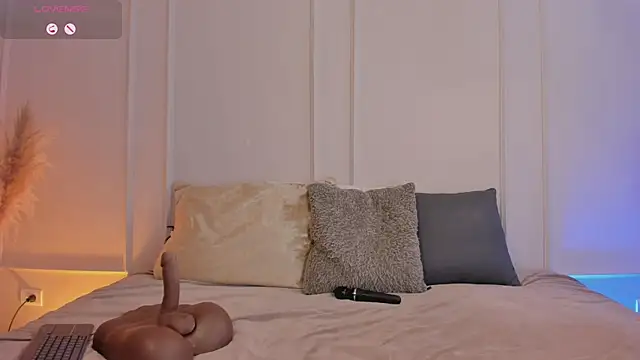 Arianasweeet online show from April 2026 07:56:02 PM