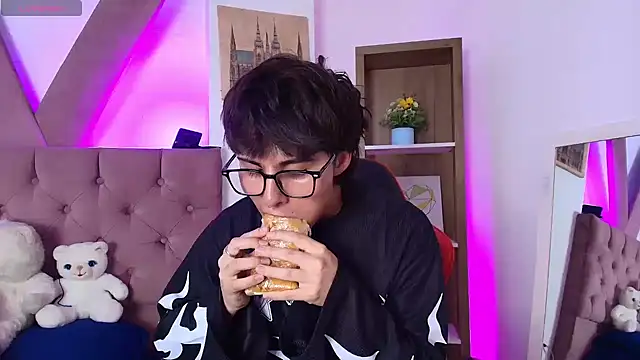 PepperTwink online show from March 2026 04:05:01 PM