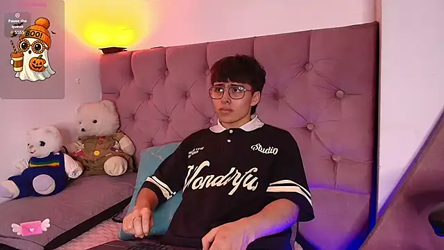 PepperTwink online show from December 2025 04:49:01 PM