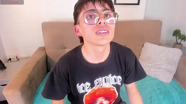 PepperTwink online show from March 2025 06:54:01 PM