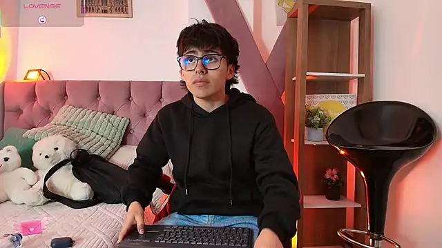 PepperTwink online show from February 2026 01:10:01 PM