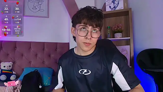 PepperTwink online show from November 2025 04:51:01 PM