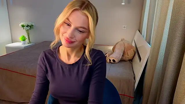 Snapshot of AnitaLamb chatting on September 2025 05:03:02 AM AnitaLamb online show from September 2025 05:03:02 AM