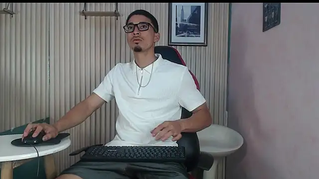 Becker2  online show from December 2025 11:52:02 PM