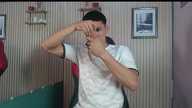 Becker2  online show from December 2025 10:22:02 PM