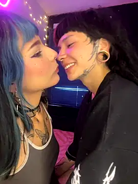 Snapshot of mavimist__ chatting on October 2025 10:21:01 PM mavimist online show from October 2025 10:21:01 PM