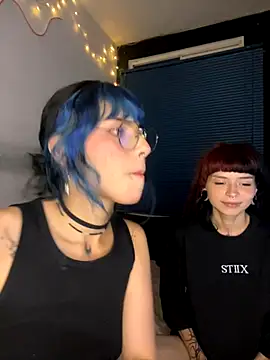 Snapshot of mavimist__ chatting on October 2025 01:40:01 AM mavimist online show from October 2025 01:40:01 AM