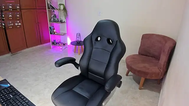 Nathalie 29 online show from December 2025 01:37:02 PM