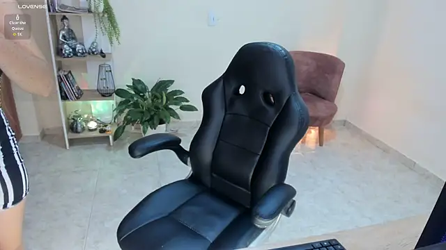 Nathalie 29 online show from April 2026 12:10:02 PM