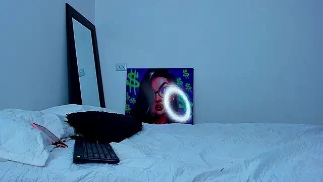 andrea cherryy online show from October 2025 01:43:01 PM