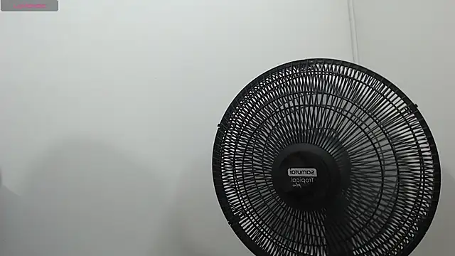 Snapshot of Aaliyah11 chatting on March 2025 08:43:01 PM Aaliyah11 online show from March 2025 08:43:01 PM