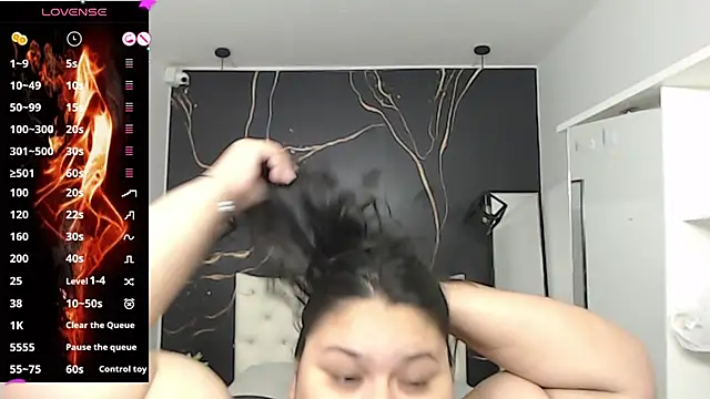 Snapshot of Aaliyah11 chatting on October 2025 01:28:01 AM Aaliyah11 online show from October 2025 01:28:01 AM