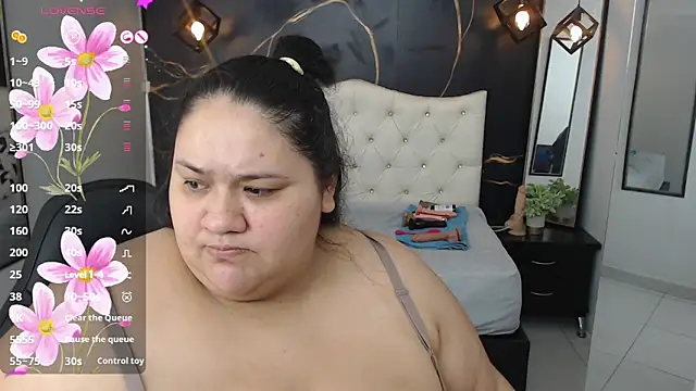 Snapshot of Aaliyah11 chatting on March 2025 02:39:02 AM Aaliyah11 online show from March 2025 02:39:02 AM