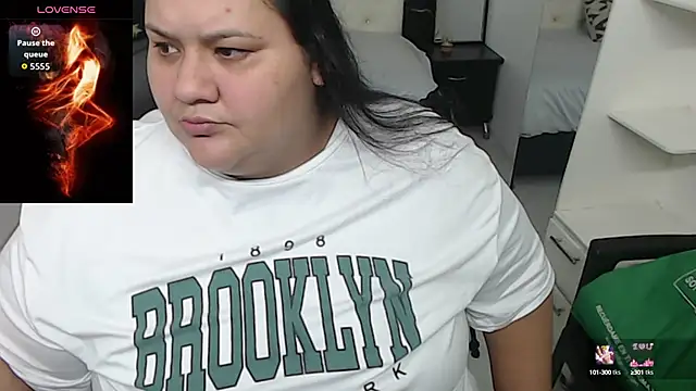 Snapshot of Aaliyah11 chatting on October 2025 01:59:01 AM Aaliyah11 online show from October 2025 01:59:01 AM