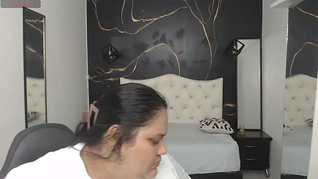 Snapshot of Aaliyah11 chatting on September 2025 10:50:02 PM Aaliyah11 online show from September 2025 10:50:02 PM