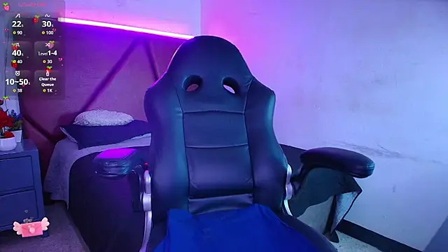 Snapshot of Nikkenyx chatting on December 2025 01:37:01 AM Nikkenyx online show from December 2025 01:37:01 AM