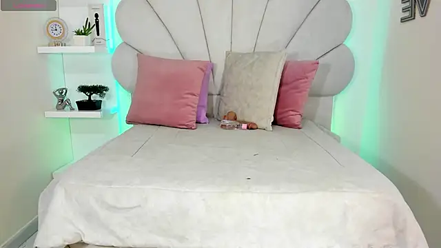 Danielaangelina online show from April 2026 05:46:01 AM