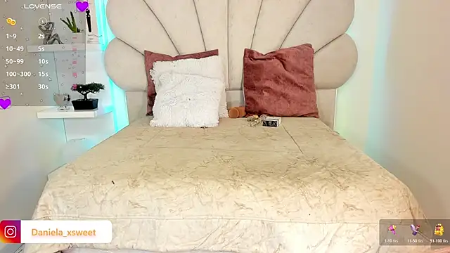 Snapshot of Danielaangelina chatting on November 2025 06:51:01 AM Danielaangelina online show from November 2025 06:51:01 AM