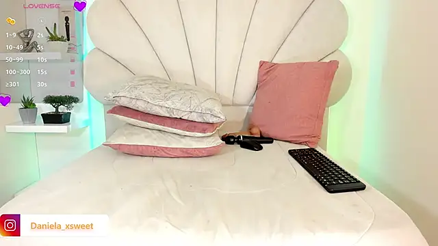 Danielaangelina online show from March 2026 06:28:02 AM