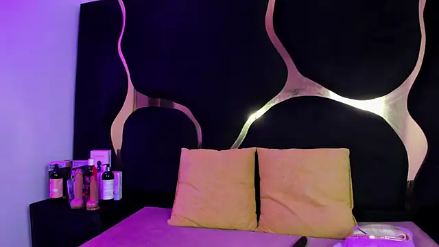 ZoeWan69 online show from October 2025 12:13:01 PM