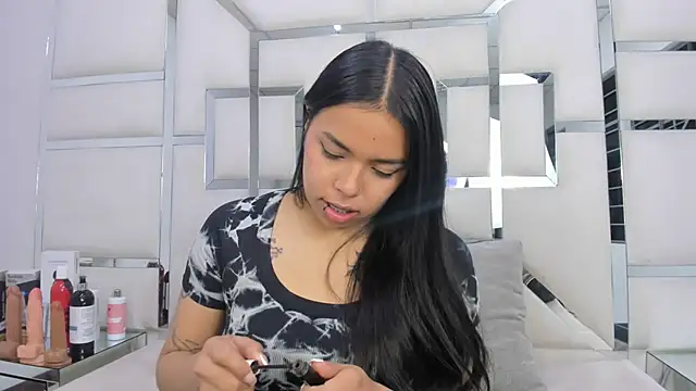 ZoeWan69 online show from December 2025 12:09:02 PM