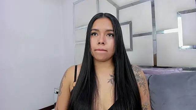 ZoeWan69 online show from April 2026 01:51:01 PM