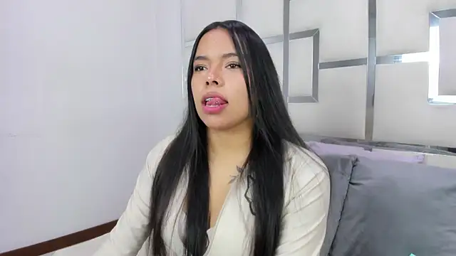 ZoeWan69 online show from May 2026 12:44:01 PM