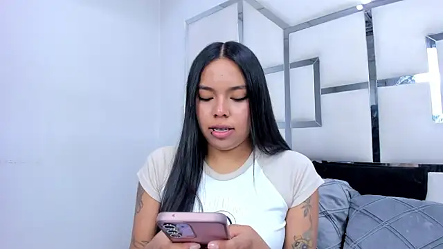 ZoeWan69 online show from February 2026 01:53:01 PM