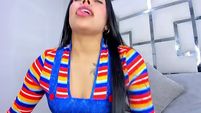 ZoeWan69 online show from October 2025 12:02:01 PM