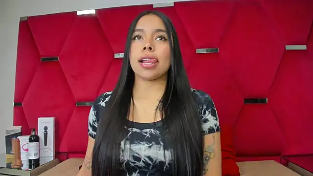 ZoeWan69 online show from October 2025 12:13:02 PM