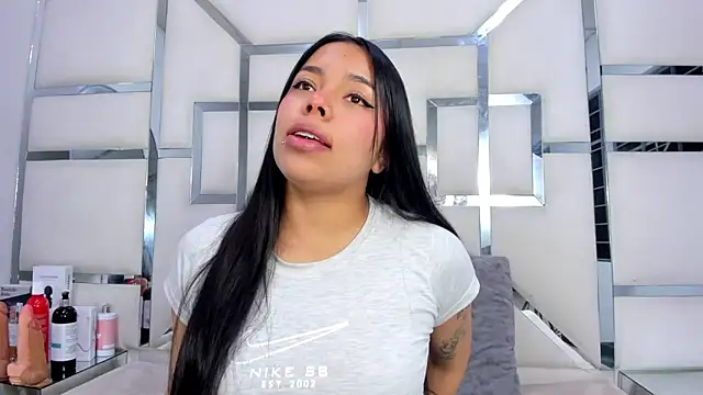 ZoeWan69 online show from November 2025 12:09:01 PM