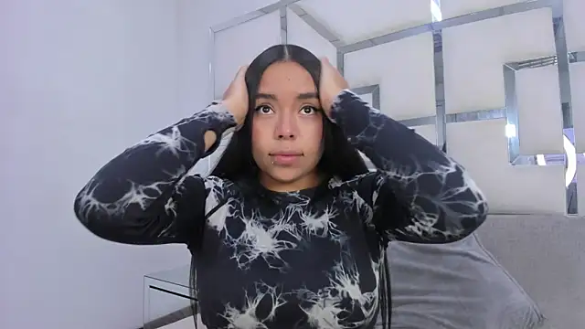 ZoeWan69 online show from December 2025 11:03:01 AM