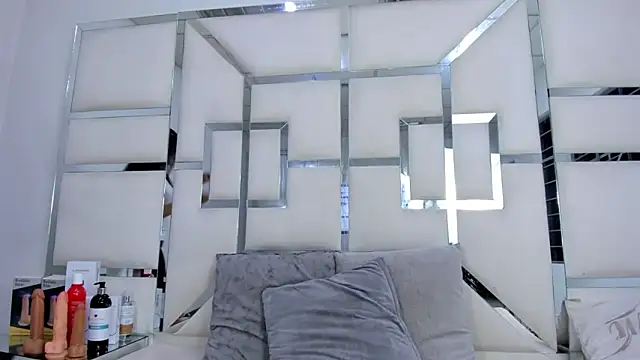 ZoeWan69 online show from December 2025 11:31:01 AM