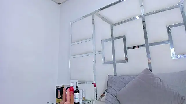 ZoeWan69 online show from December 2025 12:52:02 PM