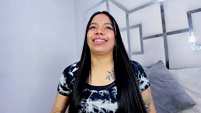 ZoeWan69 online show from September 2025 01:17:02 PM