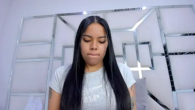 ZoeWan69 online show from December 2025 11:31:01 AM