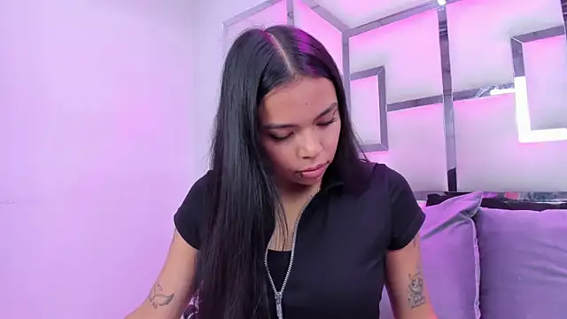 ZoeWan69 online show from February 2026 02:35:02 PM