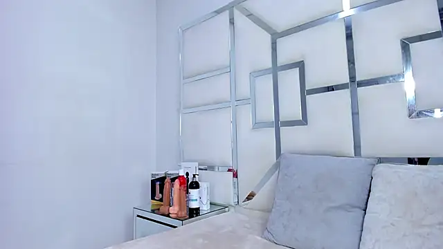 ZoeWan69 online show from October 2025 11:42:01 AM