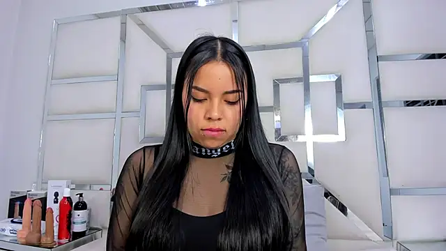 ZoeWan69 online show from November 2025 02:49:01 AM