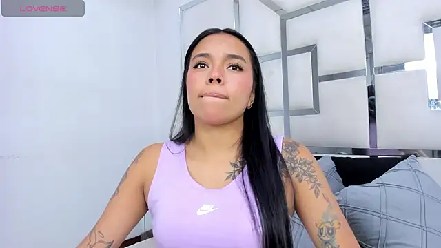 ZoeWan69 online show from February 2026 01:22:01 PM