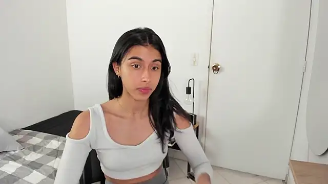 Snapshot of Mazikeen__18 chatting on March 2026 01:45:02 PM Mazikeen 18 online show from March 2026 01:45:02 PM