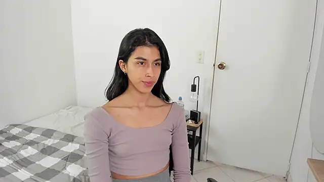 Snapshot of Mazikeen__18 chatting on April 2026 01:57:01 PM Mazikeen 18 online show from April 2026 01:57:01 PM