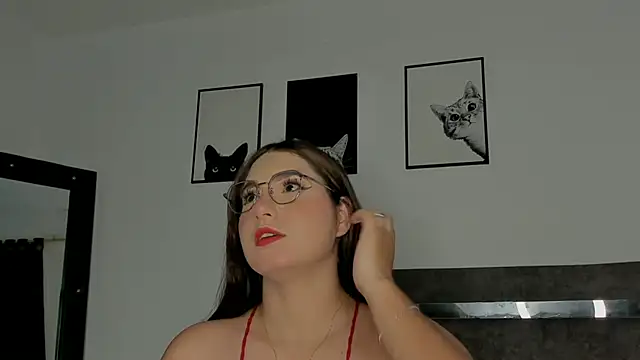 Anniferreira2 online show from October 2025 02:33:02 AM
