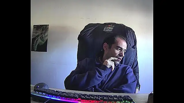 ReyDeBotones online show from April 2026 02:45:01 PM