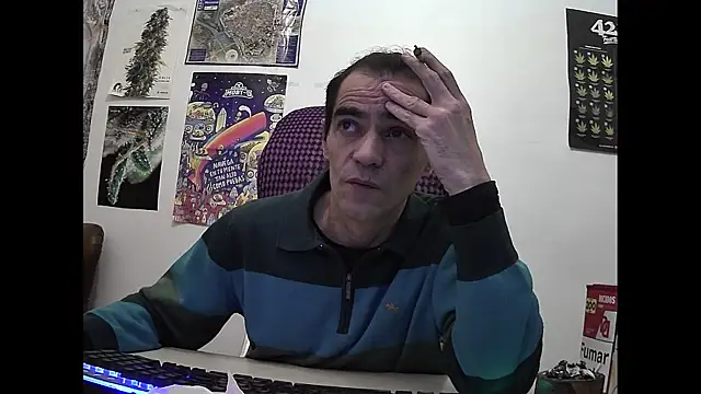 ReyDeBotones online show from April 2026 09:49:01 PM