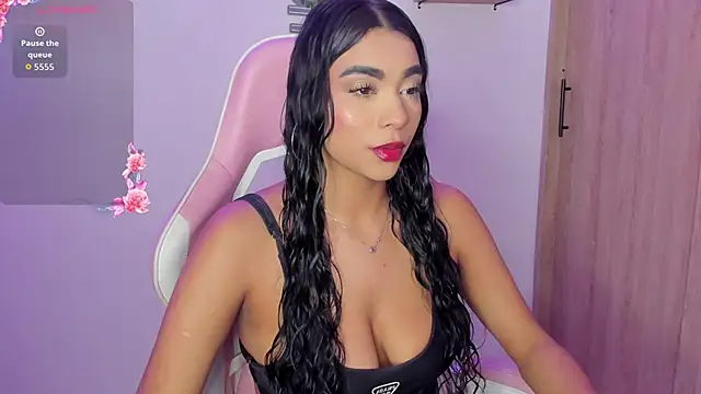 Snapshot of Bella_ricci_ chatting on September 2025 11:01:02 PM Bella ricci online show from September 2025 11:01:02 PM
