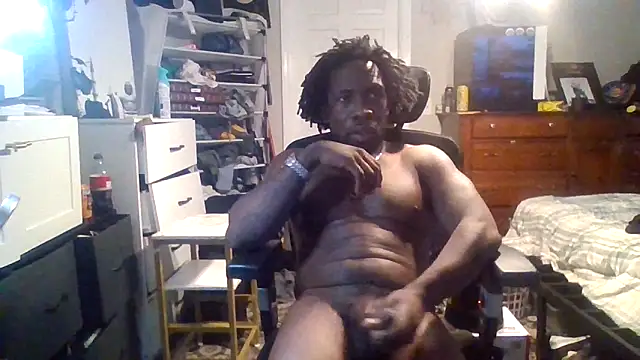 Snapshot of BigDMann40 chatting on December 2025 08:30:01 PM BigDMann40 online show from December 2025 08:30:01 PM