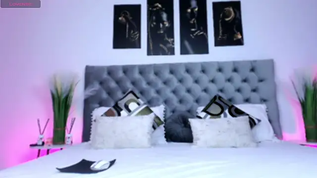 Ivy Ann online show from October 2025 08:23:02 PM