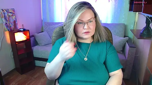 Vivien  wet online show from March 2025 07:57:01 AM