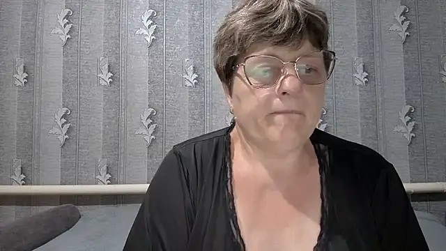 Snapshot of ElzaJewel chatting on June 2026 09:38:02 PM ElzaJewel online show from June 2026 09:38:02 PM